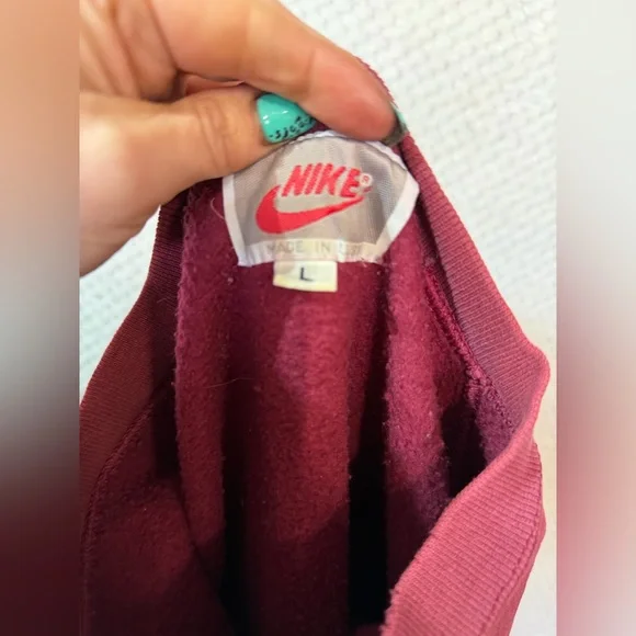 Vintage 2000s Nike Burgundy 'Just Do It' Sweatshirt - Picture 5 of 5